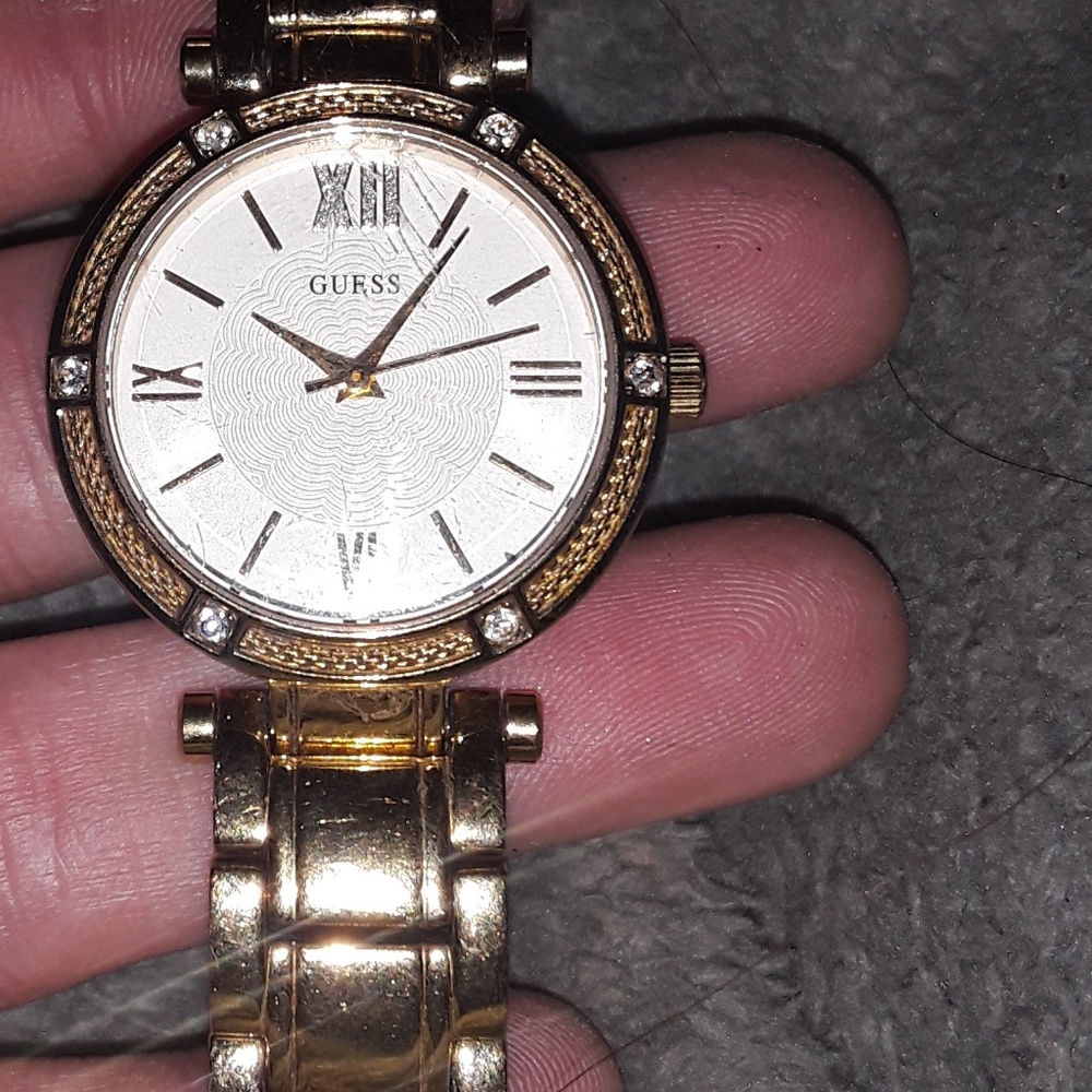 GUESS WATCH